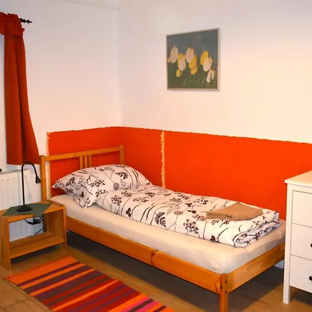 Holiday home Balatoni Zoeldkapus Vendeghaz *