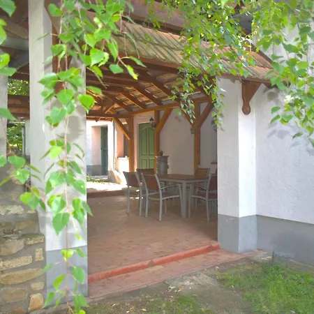 Holiday home Balatoni Zoeldkapus Vendeghaz Lesencetomaj